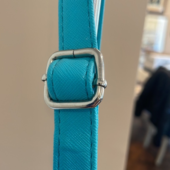 Roots aqua turquoise crossbody bag - adjustable straps; silver hardware - Picture 4 of 12